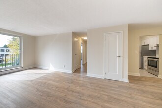 The Huron Apartments in Saugeen Shores, ON - Building Photo - Building Photo