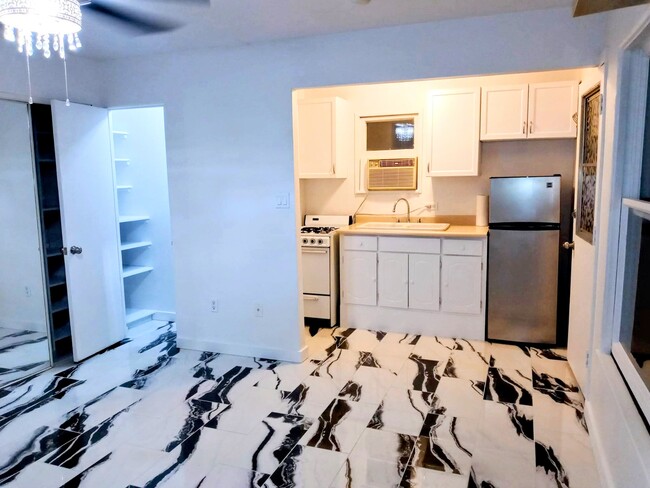 1328 E Clarendon Ave in Phoenix, AZ - Building Photo - Building Photo