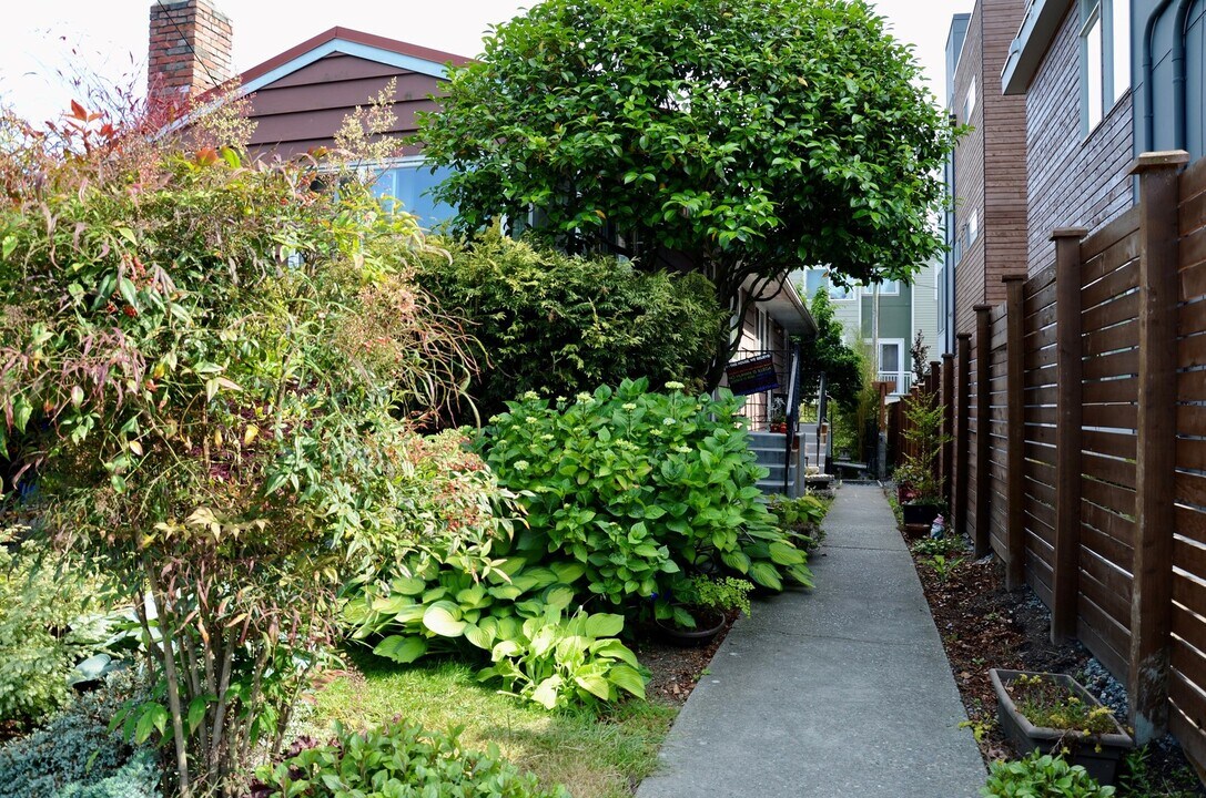 1409 NW 65th St-Unit -3 in Seattle, WA - Building Photo