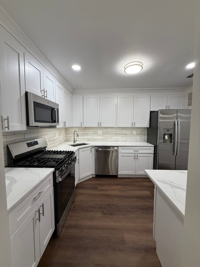 property at 722 Zlotkin Cir