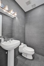 1251 Hayes St in Hollywood, FL - Building Photo - Building Photo