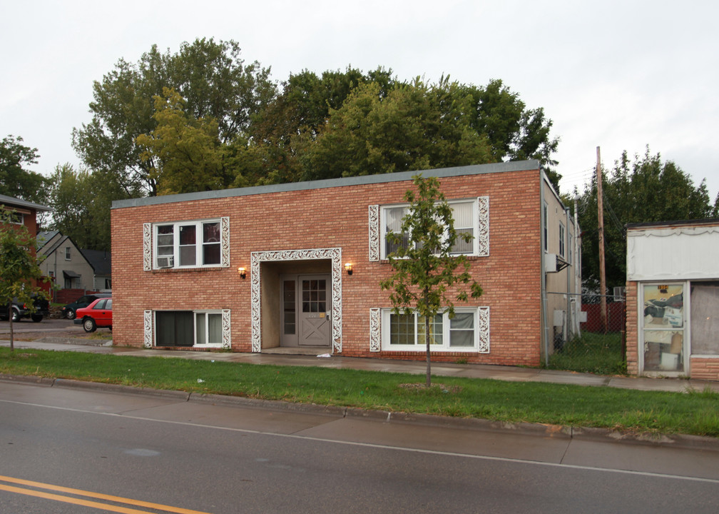 1910 Lowry Ave N in Minneapolis, MN - Building Photo