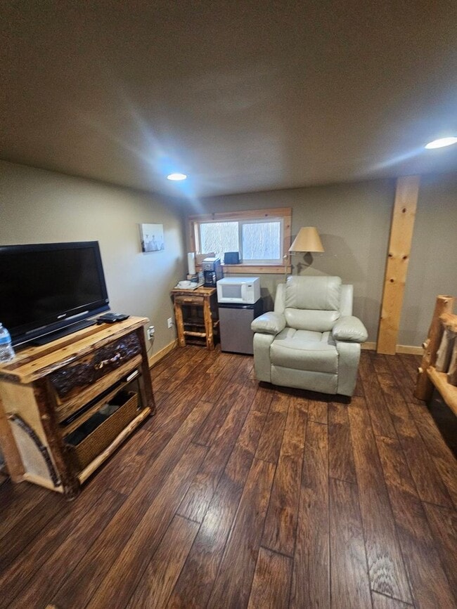 808 US-101 in Cosmopolis, WA - Building Photo - Building Photo