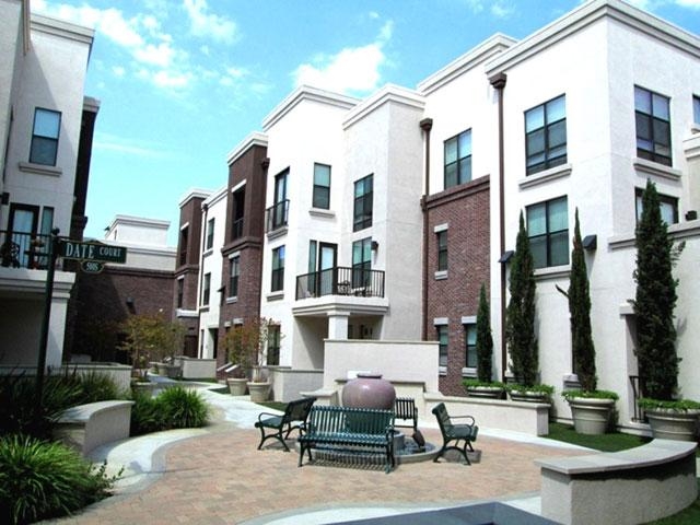 Colorado Commons in Monrovia, CA - Foto de edificio