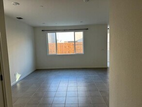 6562 E Grant Ave in Fresno, CA - Building Photo - Building Photo