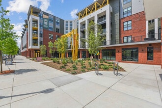 Centro NoDa in Charlotte, NC - Foto de edificio - Building Photo