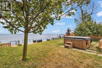 24 Trillium Ave in Hamilton, ON - Building Photo - Building Photo