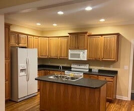 2708 Pointe Ct in Bowling Green, KY - Building Photo - Building Photo