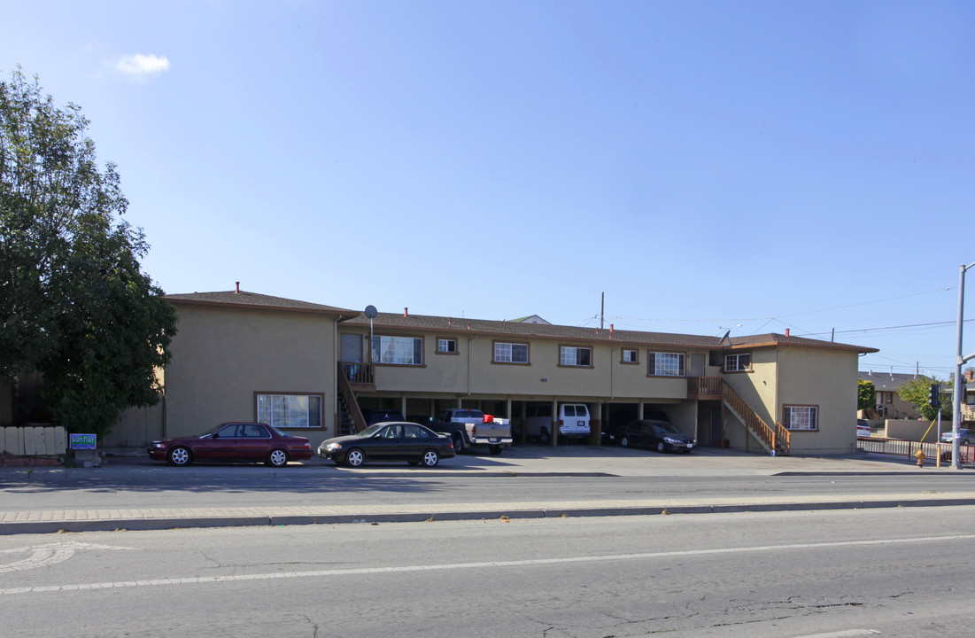 604 N Sanborn Rd in Salinas, CA - Building Photo