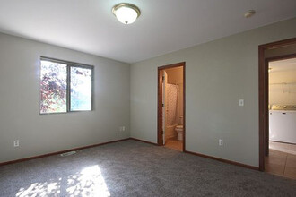 730 Ponderosa Dr, Unit D in Fort Collins, CO - Foto de edificio - Building Photo