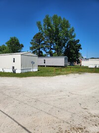 109 Hussey Mhp Ln in Beulaville, NC - Foto de edificio - Building Photo