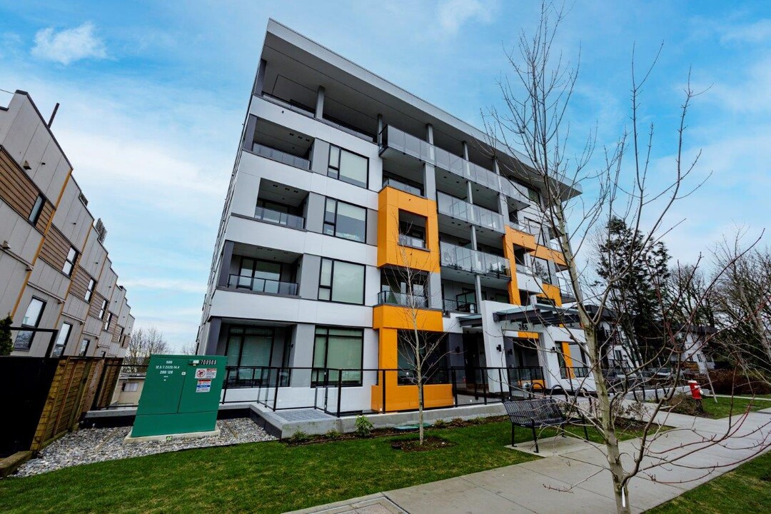 365 Residences in North Vancouver, BC - Building Photo