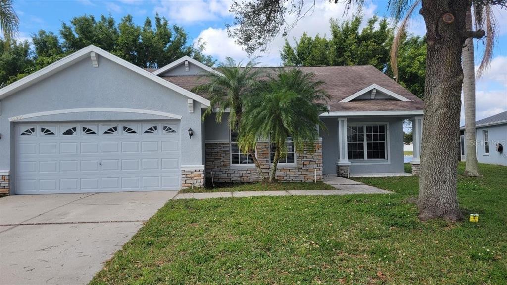 12018 Wallingford Way in Parrish, FL - Building Photo
