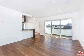 8710 Delgany Ave in Los Angeles, CA - Building Photo - Building Photo