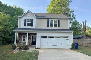 6609 Pamela St in Huntersville, NC - Building Photo