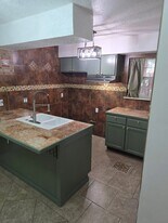 115 W Koenig Ln, Unit 110 in Austin, TX - Building Photo