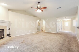 2447 Royal Pointe Dr in Green Cove Springs, FL - Building Photo - Building Photo