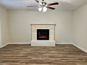 1705 Westwind Dr in Brenham, TX - Building Photo - Building Photo