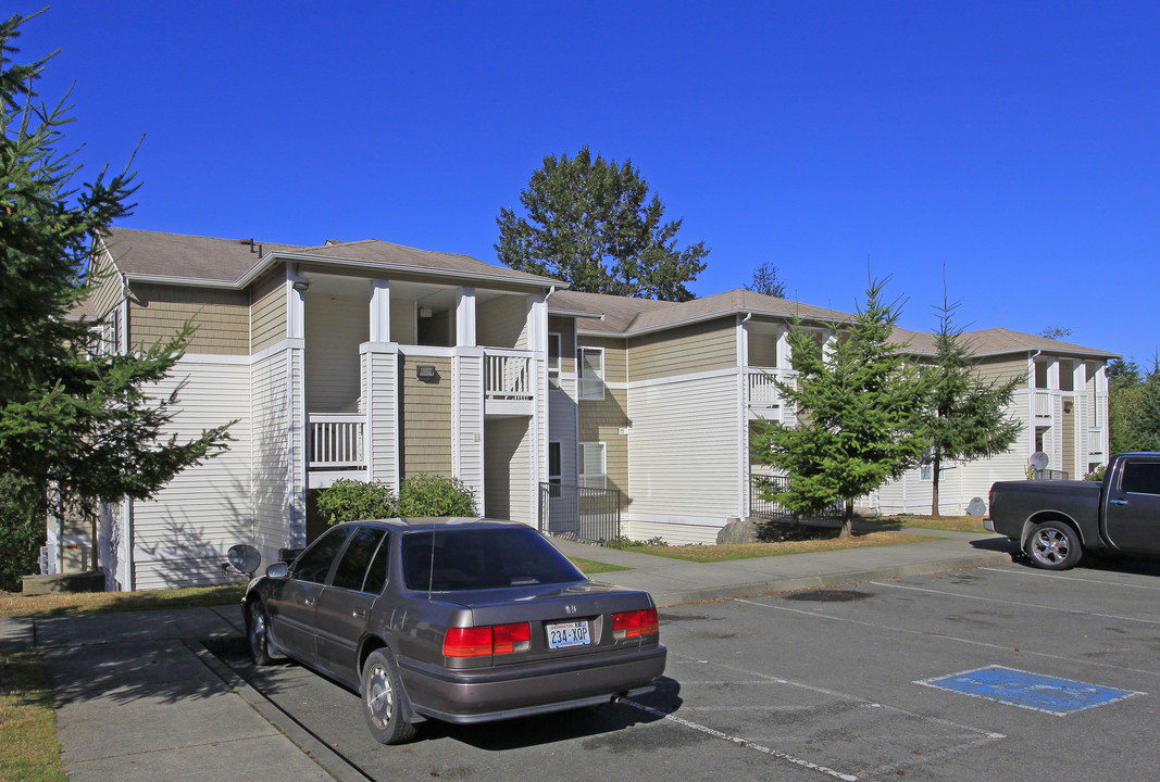 Green Drake Apartments in Everett, WA - Building Photo