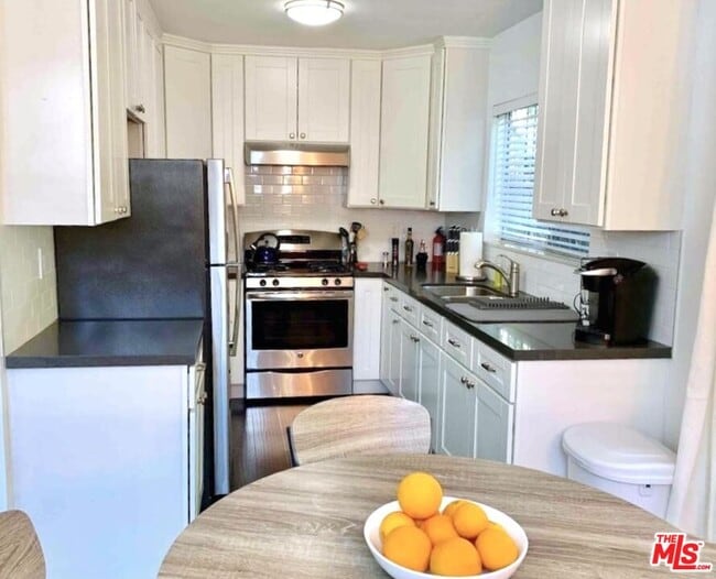 property at 1152 N Ogden Dr