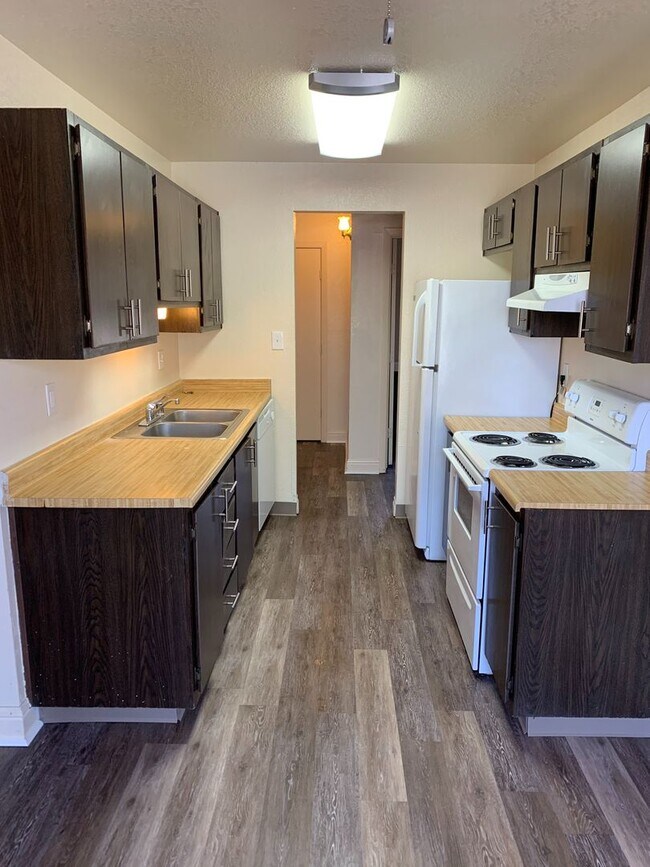 3949 Clear Acre Ln in Reno, NV - Building Photo - Building Photo