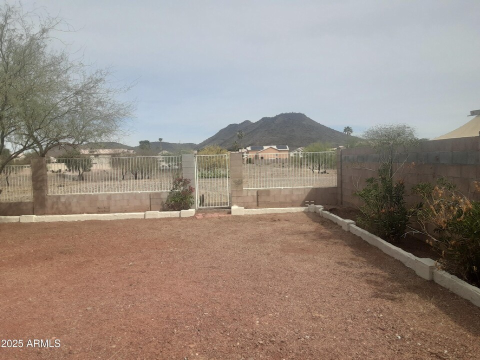5018 W Kristal Way in Glendale, AZ - Building Photo