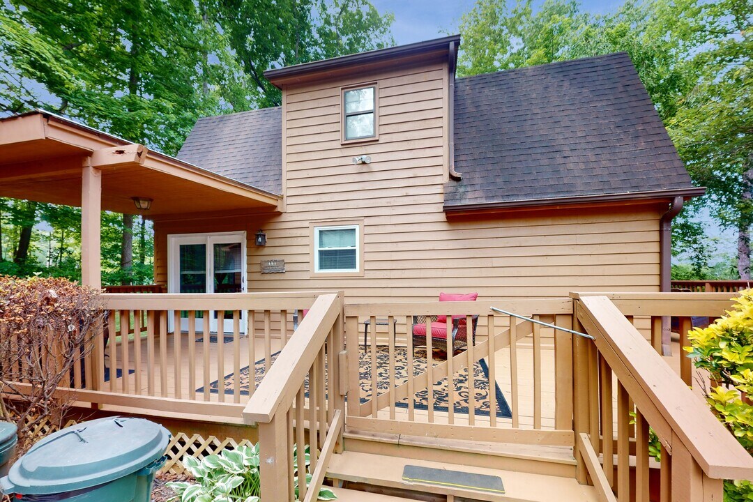 247 Lakeview Ln in Andersonville, TN - Foto de edificio