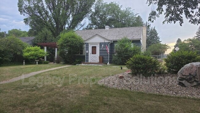 property at 926 N Mandan St