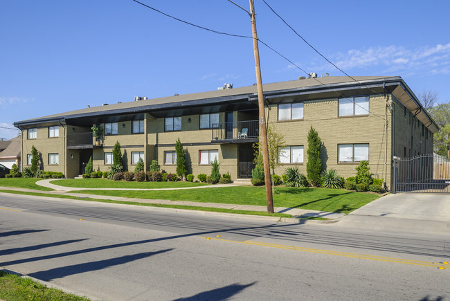 Fitzhugh Terrace in Dallas, TX - Foto de edificio - Building Photo