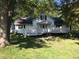 146 Shore Dr SW in Edwardsville, IL - Building Photo