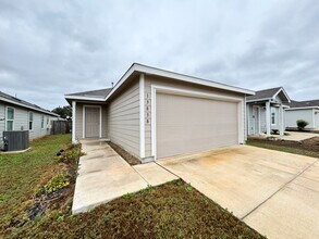 13838 Ostrich Run in San Antonio, TX - Building Photo - Building Photo