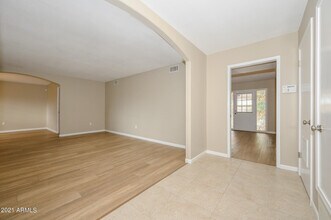 3009 N 49th St in Phoenix, AZ - Building Photo - Building Photo
