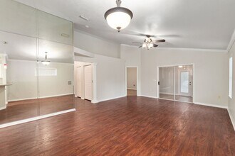 2114 NW 52nd Pl in Gainesville, FL - Building Photo - Building Photo