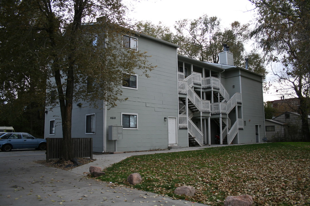 Arapahoe East in Boulder, CO - Building Photo