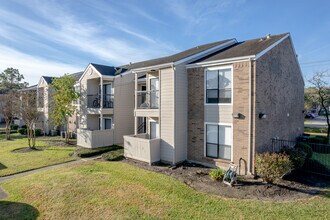 Fairway Square in Alvin, TX - Foto de edificio - Building Photo