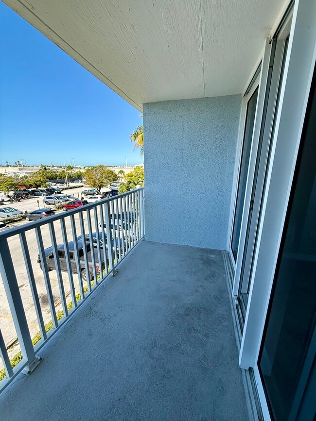 3312 Northside Dr, Unit 316 in Key West, FL - Building Photo - Building Photo