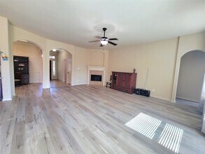 142 Round Lake Dr in Rosenberg, TX - Building Photo - Building Photo