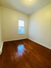 489 S 17th St, Unit 2nd FL in Newark, NJ - Foto de edificio - Building Photo