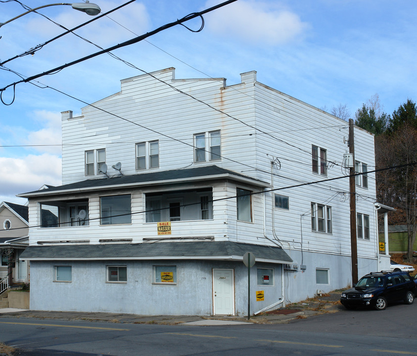 2004 Luzerne St in Scranton, PA - Foto de edificio