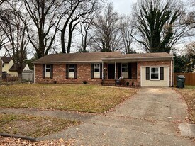 6845 Cedarwood Ct in Norfolk, VA - Building Photo