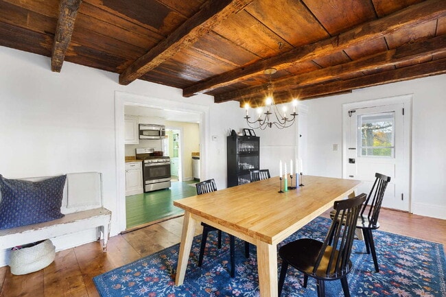 16 W Main St in Mendham, NJ - Building Photo - Building Photo