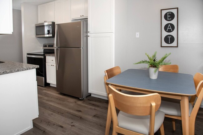 Crosstown Commons - Income Restricted Aparments in Chaska, MN - Building Photo - Building Photo