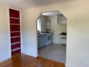 13 BRIDGE St, Unit Unit #2 2nd Fl in Stockton, NJ - Building Photo - Building Photo