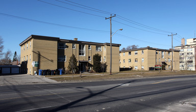 2440-2444 Keele St in Toronto, ON - Building Photo - Building Photo