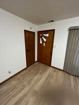 2241 Fairmont Pky in Erie, PA - Building Photo