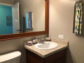 680 N Lake Shore Dr, Unit 2307 in Chicago, IL - Building Photo - Building Photo