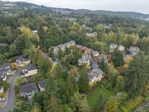 Lakemont Ridge in Bellevue, WA - Building Photo - Building Photo