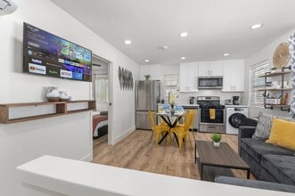 718 Queenstown Ct in San Diego, CA - Building Photo - Building Photo