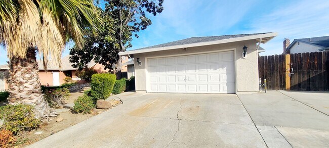 1155 Bedford Way in Vacaville, CA - Building Photo - Building Photo