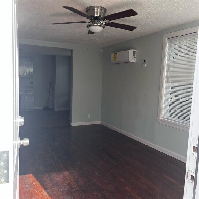 5404 Pease St-Unit -2 in Houston, TX - Building Photo - Building Photo